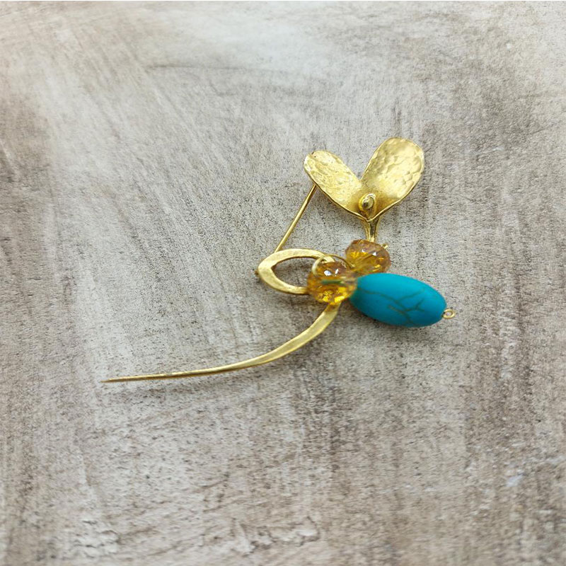 Women silver handmade gold plated Brooch 925 ° decorated with natural blue Turquoise and honey Swarovski crystals.