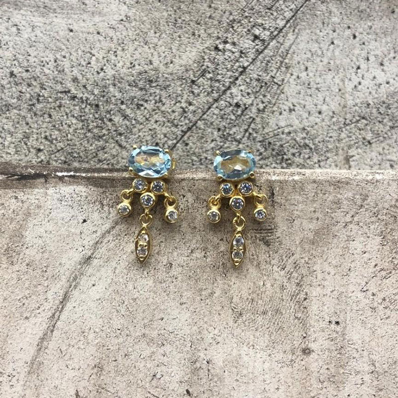 Γυναικεία χειροποίητα ασημένια επίχρυσα σκουλαρίκια 925° διακοσμημένα με φυσικά BLUE TOPAZ και λευκά ζιργκόν.
