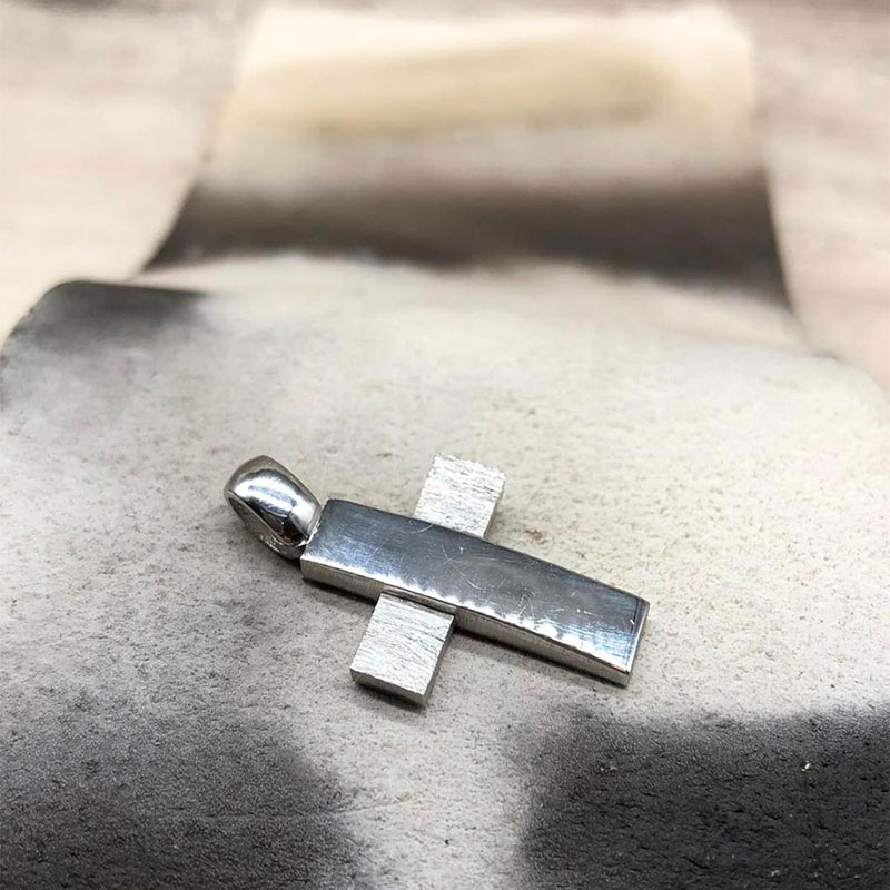 Mens Silver Cross 925 ° with matte and polished surface.