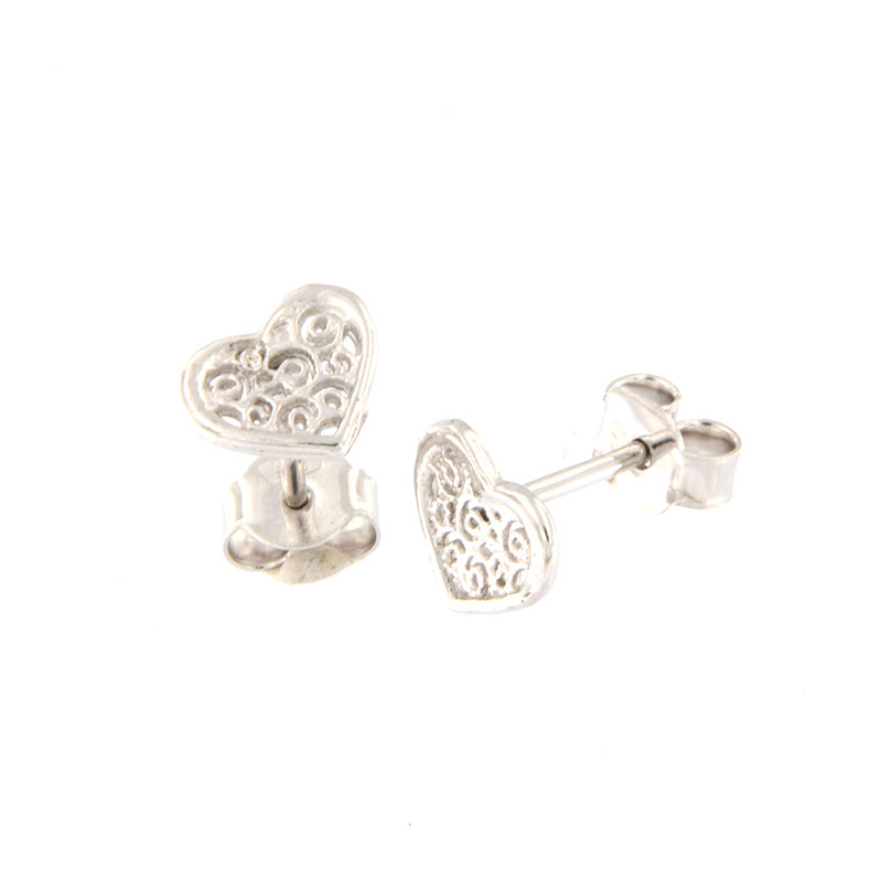 Heart-shaped 925° childrens silver earrings.