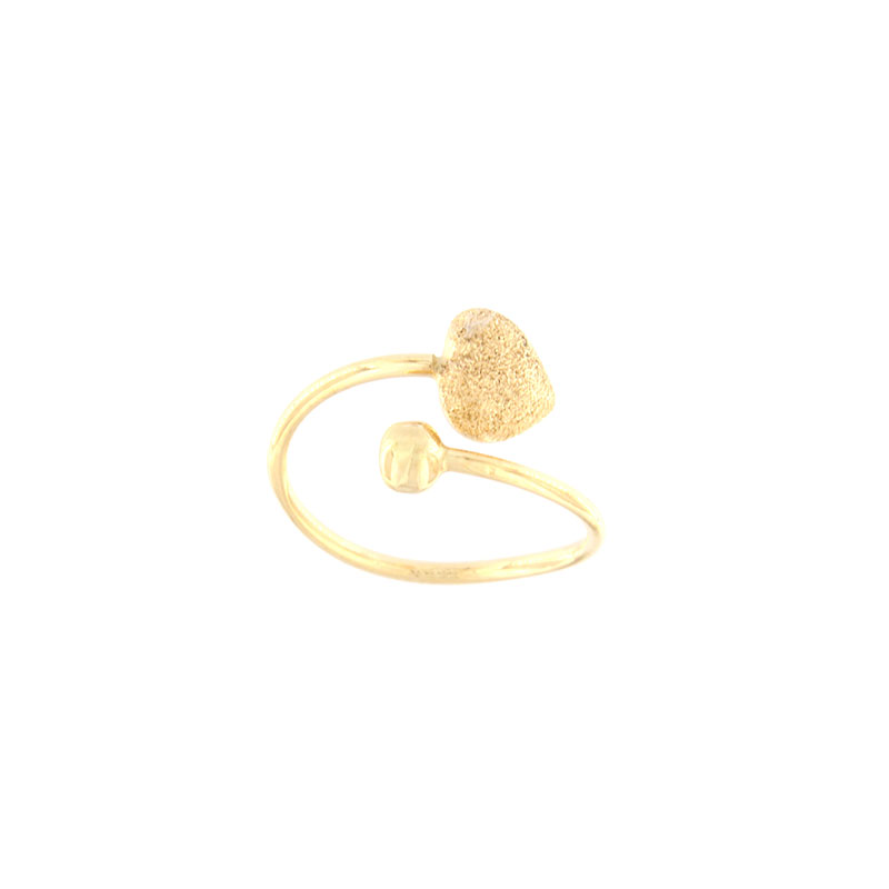 Childrens K14 gold heart-shaped ring decorated with diamond-encrusted surfaces.