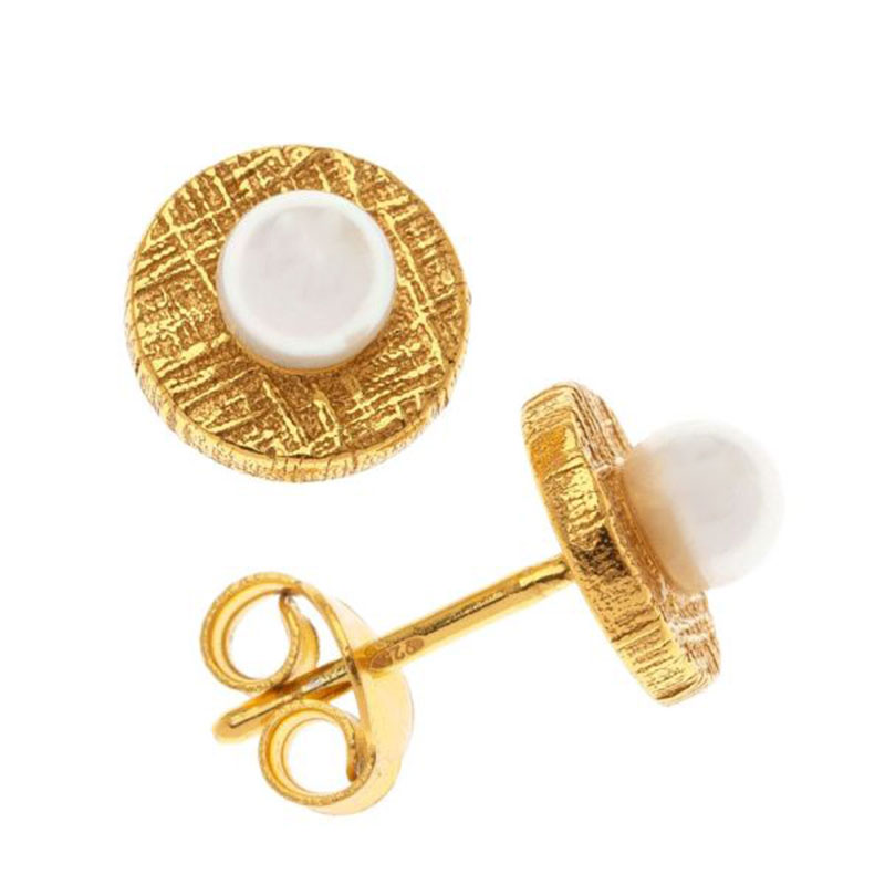 Womens silver gold plated stud earrings 925 decorated with white Pearls.