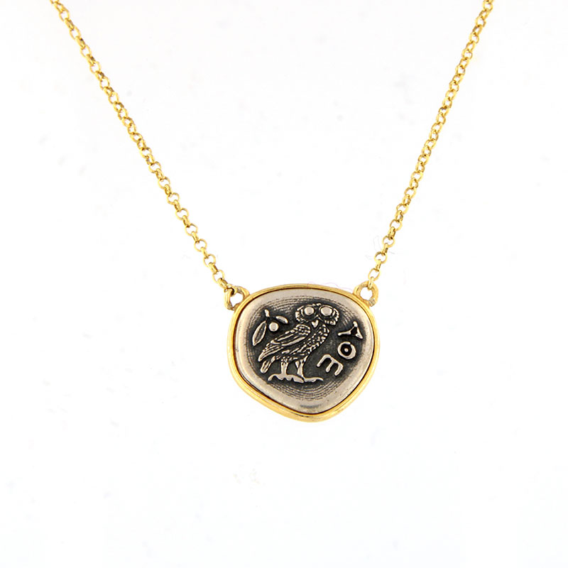 Womens bicolored pendant with silver chain 925° depicting the owl, the symbol of goddess Athena.