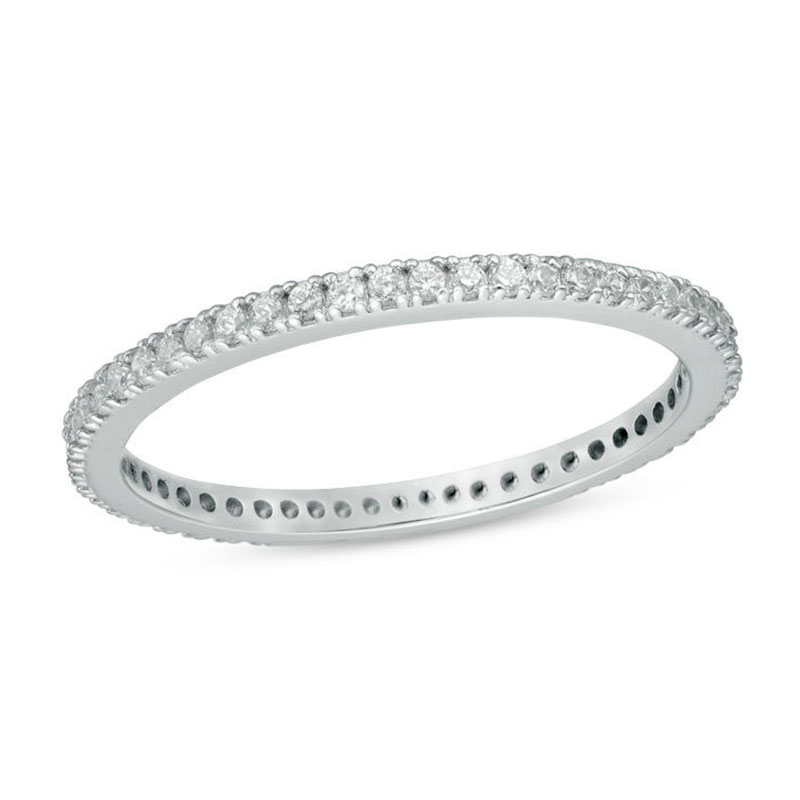 Γυναικείο ασημένιο ολόβερο δαχτυλίδι 925 διακοσμημένο με λευκά ζιργκόν.