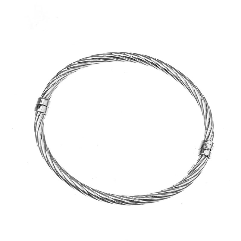 Womens silver twisted handcuff 925.